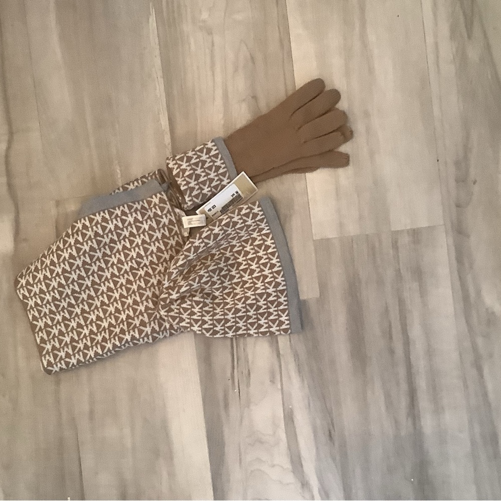 Michael kors set
